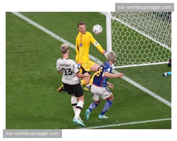 特写镜头:科隆绝杀波鸿后,主帅与替补席球员冲入场内庆祝 特写镜头:科隆绝杀波鸿后,主帅与替补席球员冲入场内庆祝