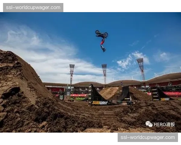 多名BMX车手反映新赛道设计增加受伤风险,要求加强安全措施 多名BMX车手反映新赛道设计增加受伤风险,要求加强安全措施