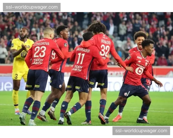 半场战报：摩纳哥1-0里尔，南野拓实低射破门