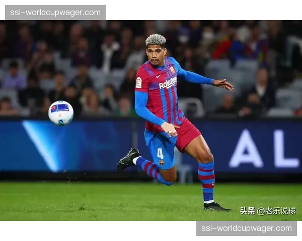 观点：财政公平法案下，巴萨应优先出售德容还是阿劳霍？