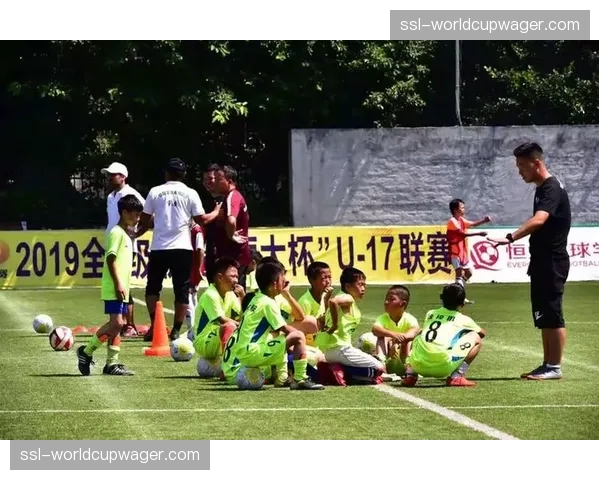 常州队青训-分点布网、周末集中-模式，让足球贴近社区与学校